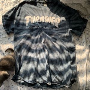 MEDIUM. Thrasher tshirt